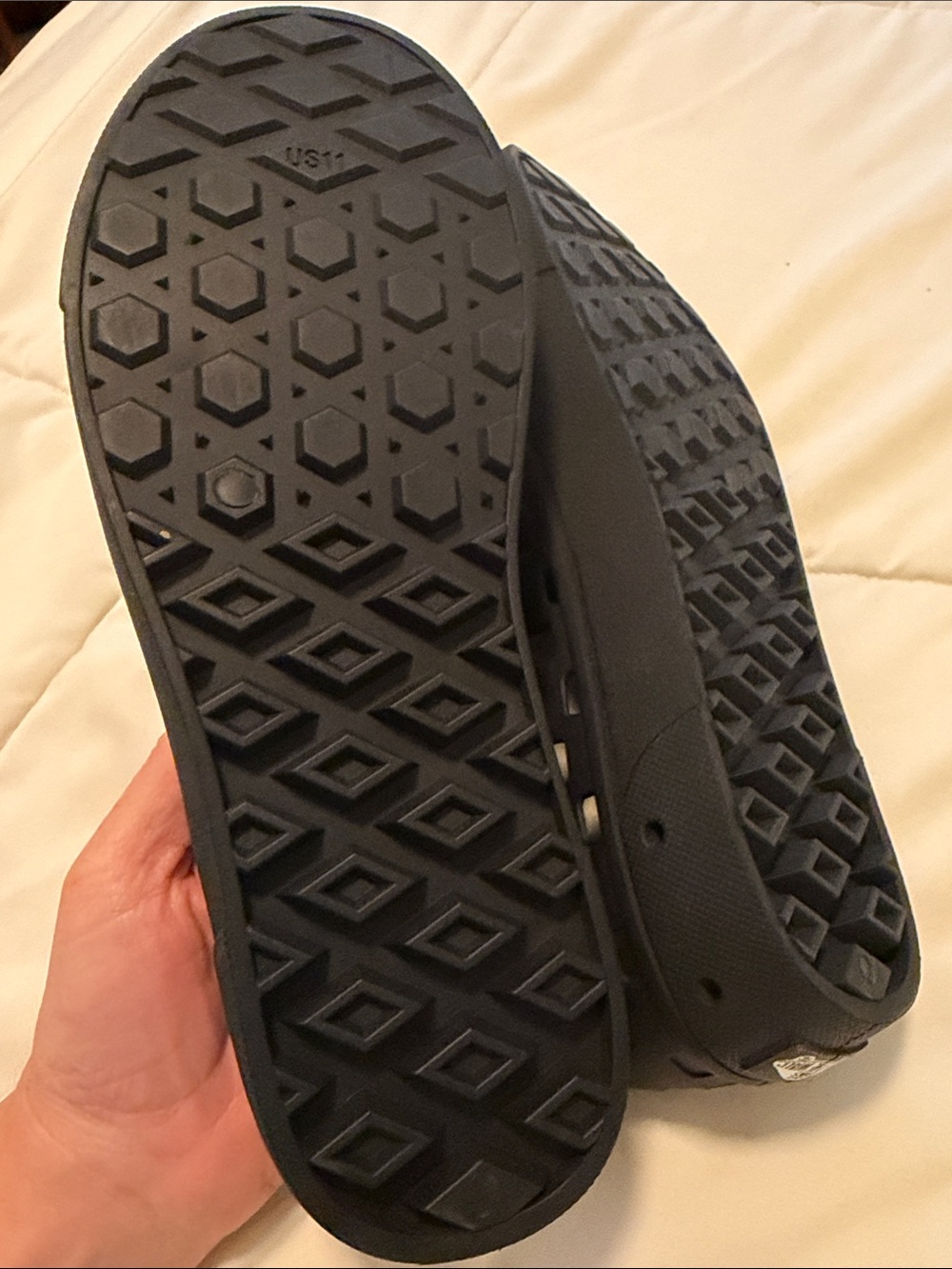 Men's Vans Black Slip-On Shoes - Picture 2 of 6